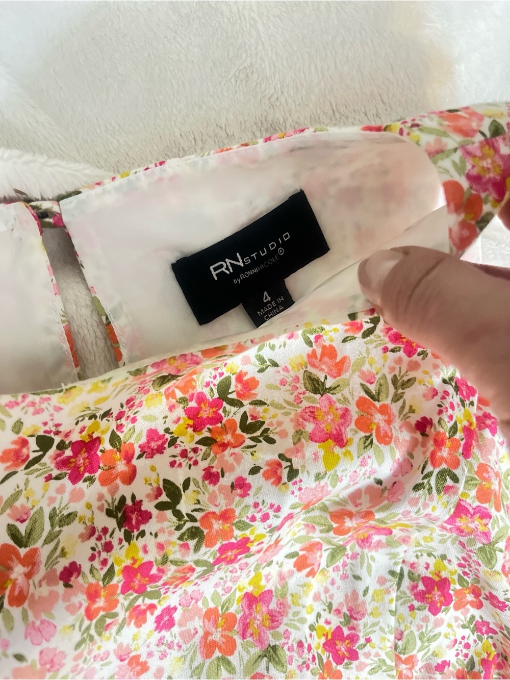 Ronni Nicole Floral Sleeveless Mini Shift Dress - Picture 6 of 8